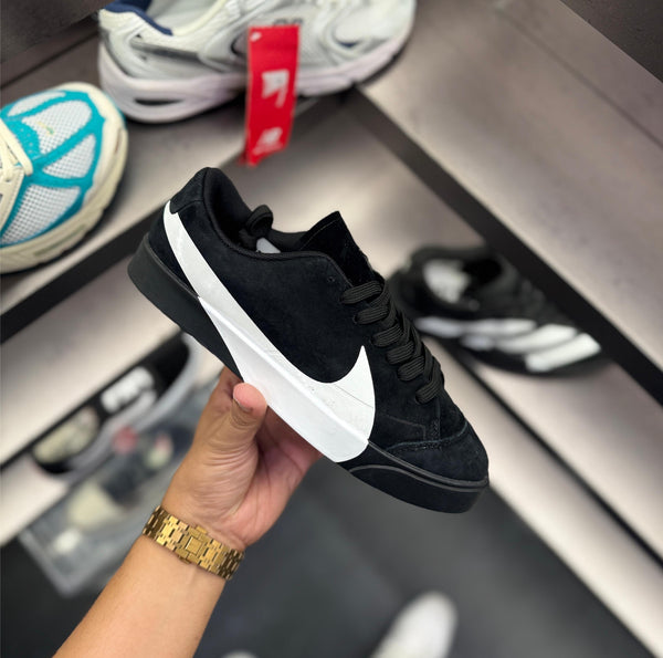 Nike Blazer City Low Sneakers