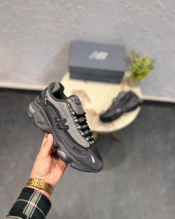 New Balance 1000 Phantom
