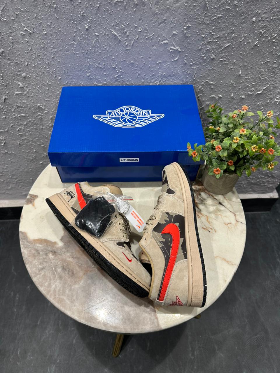 Airr Jordann 1 LOW Stussy X Travis Camo