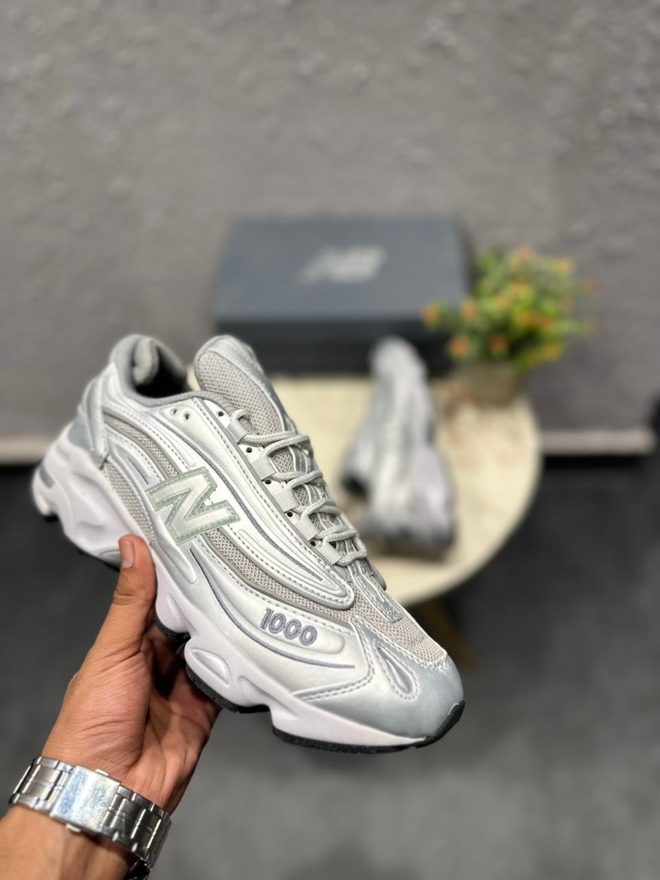 Neww Balancee 1000 Metallic Silver Sneakers