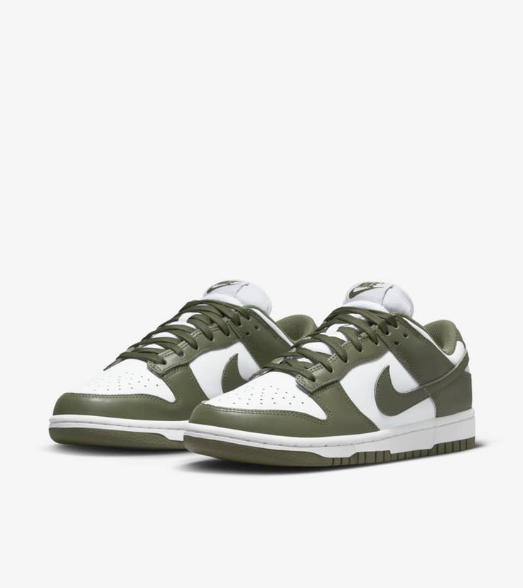 Nike SB Dunk Low Medium Olive